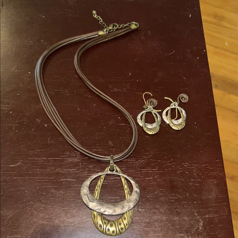Elegant Gold and Brown Jewelry Set